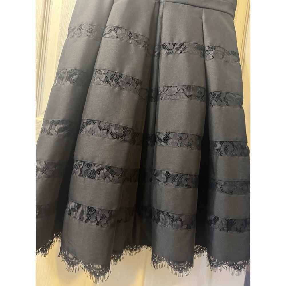 White House Black Market Black Lace Size 8 Voluminous Fit & Flare with Crinoline - Picture 10 of 12